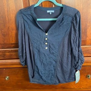 Democracy Brand 3/4 sleeve top- size PS